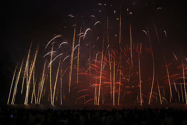 포토 JPG 해외이미지 백그라운드 밤하늘 폭죽 불꽃놀이 이벤트 사람없음 야외 반짝임 축제 발광 해외202310 해외포토 모션 놀이 하늘 야간 파일형식