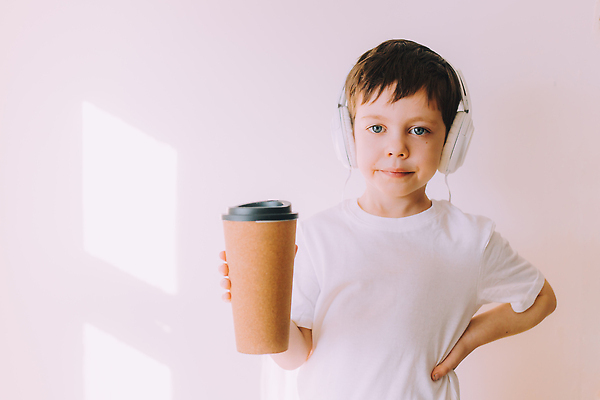 포토 JPG 해외이미지 백인 1 라이프스타일 응시 남자 행복 어린이 음악 이어폰 컨셉 인터넷 모바일 주택 한명 사람 앉기 소년 성인 10대 파란색 스마트폰 핸드폰 소파 헤드폰 방 듣기 흰색 어플리케이션 온라인 리빙 소셜 네트워킹 해외202310 해외포토 서양인 시선 감정 컬러 음향기기 의자 모션 청소년 문화예술 건물 생활 전자제품 스마트기기 네트워크 파일형식