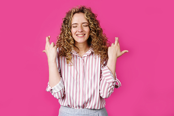 포토 JPG 해외이미지 모델 학생 여자 교육 행복 감정 포즈 셔츠 손가락 성공 갈색머리 사랑 한명 서기 사람 10대 믿음 희망 기쁨 표현 최고 자신감 행운 우아함 질문 흥분 긍정 교차 고립 몽환 해외202310 해외포토 1 헤어스타일 손 컨셉 상의 모션 청소년 파일형식