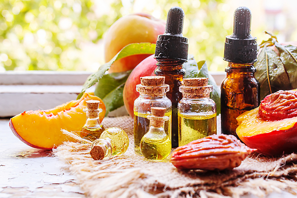 포토 JPG 해외이미지 조각 단면 사람없음 뷰티 오일 병 스포이트 천 복숭아 복숭아씨 앰플 해외202310 해외포토 식기 음식 과일 씨앗 화장품 직물 피펫 파일형식