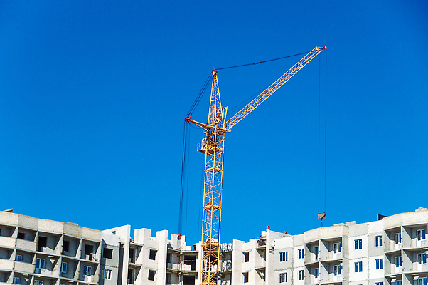 포토 JPG 해외이미지 산업 부동산 사람없음 건물 건설현장 기중기 상승 장면 해외202310 해외포토 건축물 컨셉 건설업 중장비 재산 파일형식