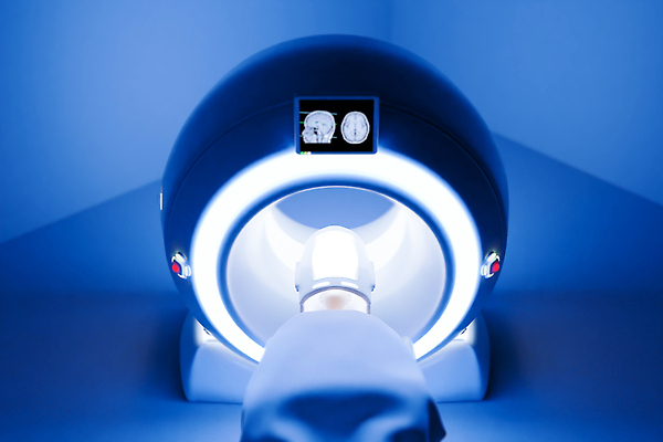 포토 JPG 해외이미지 직업 과학 건강 병원 실험 대화 사람 사람없음 컴퓨터 약 3D 건강관리 모니터 기계 방 장비 의사 실험실 질병 분석 직원 뇌 시설 보여주기 암 돌봄 방사선 스캐너 해외202310 해외포토 컨셉 의학 모션 관리 말하기 전자제품 의료진 디지털합성 파일형식