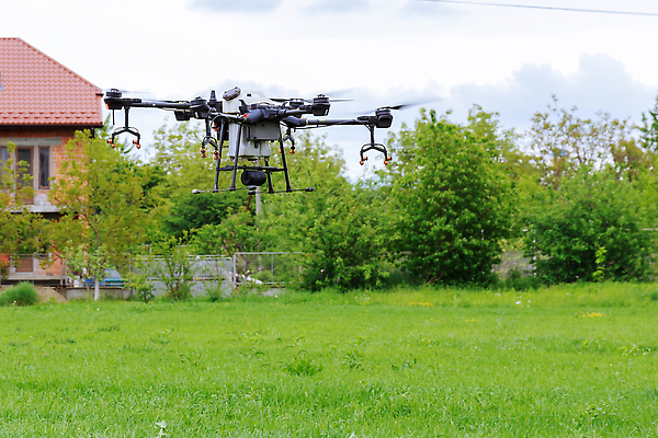 포토 JPG 해외이미지 산업 밭 농업 미래 안테나 사람없음 야외 초록색 농경지 장비 수확 성장 시골 헬리콥터 농부 밀 분무기 내추럴 거름 혁명 드론 밭일 자동 해외202310 해외포토 직업 컬러 컨셉 통신 곡류 비행기 농장 파일형식