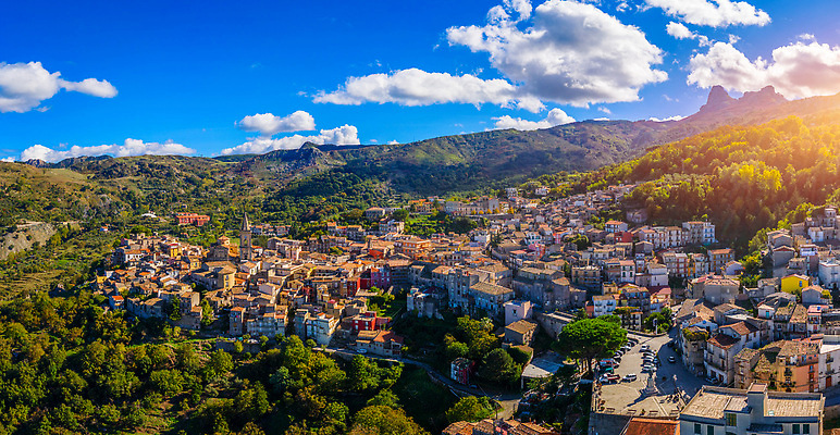 포토 JPG 해외이미지 외관 유럽 여행 건축양식 자연 지붕 산 주택 풍경 사람없음 건물 관광지 하이앵글 도시풍경 성당 교회 마을 이탈리아 도시 중세 재산 지중해 그림 광장 대성당 타운 항공촬영 랜드마크 옛날 남유럽 해외202310 해외포토 건축물 건축 나라 바다 뷰포인트 종교건축 금융 역사 생태계 파일형식