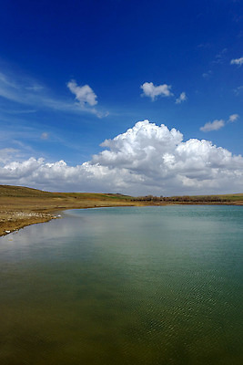 포토 JPG 해외이미지 구름 공원 호수 여행 백그라운드 자연 하늘 풍경 사람없음 야외 물 파란색 뷰티 내추럴 해외202310 해외포토 자연요소 공공시설 컬러 생태계 파일형식