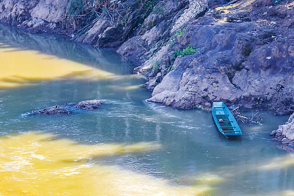 포토 JPG 해외이미지 아시아 문화 여행 자연 하늘 산 파노라마 동양인 풍경 사람없음 초록색 물 파란색 강 도시풍경 뷰티 마을 계곡 동남아시아 일몰 도시 사찰 보트 재산 언덕 장면 라오스 타운 구시가지 랜드마크 메콩강 옛날 해외202310 해외포토 자연요소 나라 컬러 배_교통 종교건축 촬영기법 인종 금융 노을 생태계 파일형식