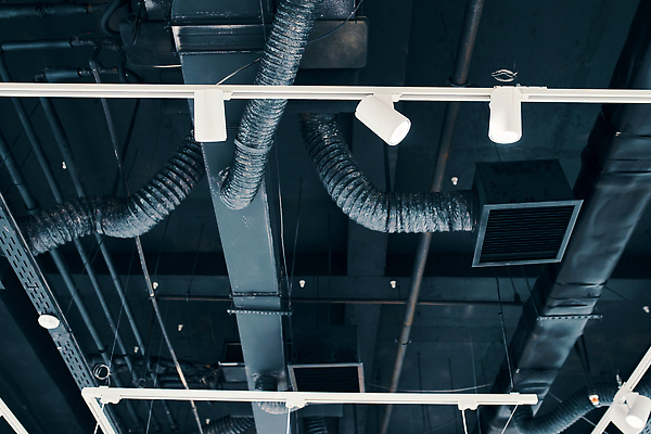 포토 JPG 해외이미지 공공시설 산업 건축양식 공장 지붕 전등 기술 굴뚝 사람없음 내부 건물 금속 기계 장비 에너지 램프 뜨거움 은색 청소 천장 순환 시스템 튜브 온도 공학 린스 분배 설치 알루미늄 조종장치 철강 파이프라인 필터 해외202310 해외포토 건축물 교육 건축 컬러 공업 모션 재질 조명 시설 파이프_관 파일형식