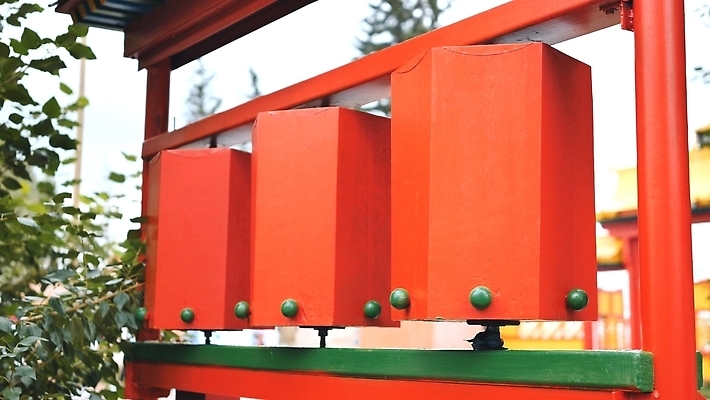 포토 JPG 해외이미지 전통 종교 문화 여행 불교 건축양식 하늘 사람없음 장식 빨간색 뷰티 노란색 여행객 금속 맑음 기도 도시 사찰 의식 영혼 황금 심볼 러시아 드럼 기념물 랜드마크 신앙심 옛날 줄서기 해외202310 해외포토 건축 유럽 컬러 종교건축 모션 재질 날씨 타악기 사람 파일형식