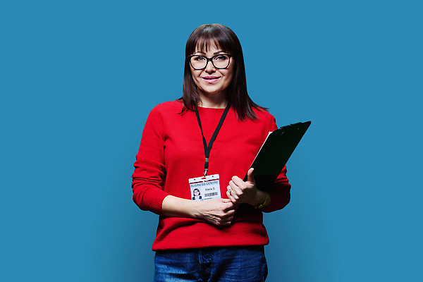 포토 JPG 해외이미지 직업 여자 종이 40대 중년 백그라운드 비즈니스 사업가 성공 노동자 실내 한명 서기 사람 금융 파란색 사무실 판매 업무 비즈니스우먼 상담원 종업원 중개인 직원 서비스 컨설턴트 경영자 문서 배지 질서 물류 경영 서류판 체크리스트 해외202310 해외포토 1 컬러 컨셉 모션 성인 내부 경제 사무용품 예절 작업 직장인 사무원 전문직 상담 리더 파일형식