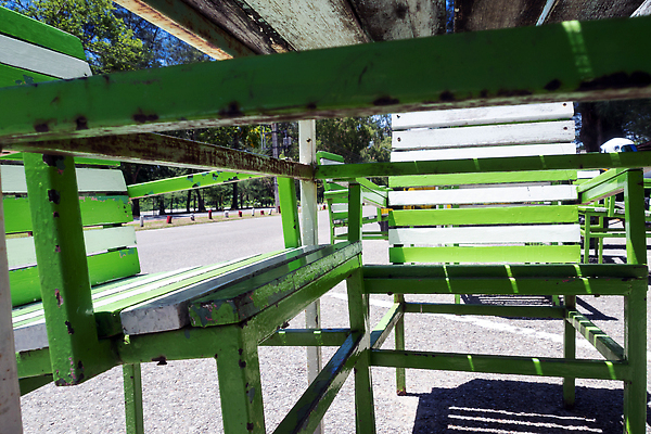 포토 JPG 해외이미지 컬러 가구 패턴 벤치 의자 탁자 표면 휴식 사람없음 야외 목재 장식 초록색 세트 줄무늬 흰색 시골 판넬 얼룩 널 오브젝트 질감 그런지 수목 옛날 줄서기 철강 스타일 해외202310 해외포토 나무 생활용품 컨셉 무늬 재료 모션 파일형식