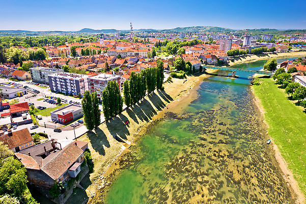 포토 JPG 해외이미지 나무 구름 공원 유럽 컬러 건축양식 자동차 자연 하늘 거리 안테나 파노라마 사람없음 야외 건물 초록색 파란색 강 도시풍경 컬러풀 조각상 뷰티 교회 탑 산책로 바위 도시 역사 정사각형 장면 타운 크로아티아 스카이라인 랜드마크 옛날 해외202310 해외포토 자연요소 도형 식물 건축물 공공시설 건축 나라 길 육상교통 통신 종교건축 촬영기법 풍경 조형물 돌_바위 생태계 파일형식