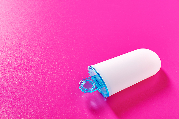 포토 JPG 해외이미지 음식 백그라운드 돈 부분 아이스크림 디저트 사람없음 냉동 얼음 추위 막대기 달콤 맛 시원함 플라스틱 핸드메이드 맛있는 해외202310 해외포토 자연요소 컨셉 재질 재산 파일형식