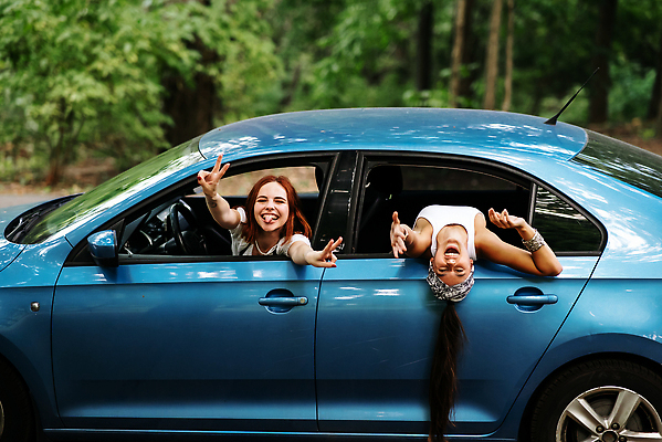 포토 JPG 해외이미지 백인 라이프스타일 커플 응시 여자 행복 도로 음악 여행 2 창문 자동차 자연 휴가 휴식 함께함 미소 사람 성인 두명 여름 친구 햇빛 뷰티 맑음 우정 운전 관찰 도시 자신감 승객 사방 자동 스타일 해외202310 해외포토 서양인 시선 계절 감정 길 육상교통 컨셉 관계 교통시설 모션 날씨 문화예술 표정 생활 태양 생태계 파일형식