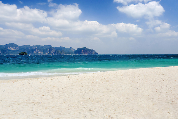 포토 JPG 해외이미지 구름 아시아 모래 파도 바다 섬 여행 태국 자연 하늘 휴가 휴식 동양인 풍경 사람없음 물 여름 파란색 햇빛 태양 뷰티 맑음 침묵 떨어짐 천국 안다만 파라다이스 해외202310 해외포토 자연요소 계절 나라 컬러 컨셉 날씨 인종 소리 생태계 파일형식