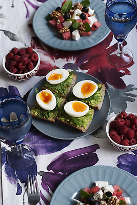 포토 JPG 해외이미지 접시 열매 음식 분홍색 조각 2 다이어트 탁자 아침 치즈 수박 건강 관리 취미 사람없음 빨간색 초록색 여름 와인 보라색 식사 샐러드 회색 견과류 식탁보 가을 흰색 조미료 아침식사 가득함 올리브 냅킨 산딸기 칼로리 점심식사 해외202310 해외포토 주간 식물 식기 계절 컬러 가구 과일 유제품 주류 향미료 파일형식