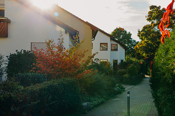 포토 JPG 해외이미지 전통 외관 꽃 유럽 여행 밭 건축양식 자연 하늘 지붕 휴가 벽돌 주택 독일 사람없음 야외 건물 목재 장식 초록색 뷰티 교회 마을 환경 봄 수확 시골 도시 역사 숲 작음 그림 시골집 알프스 장면 랜드마크 옛날 해외202310 해외포토 나무 식물 건축물 계절 건축 나라 컬러 농업 재료 종교건축 크기 생태계 파일형식