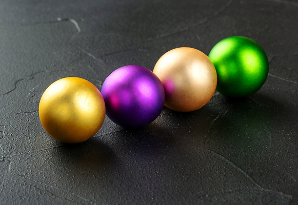 포토 JPG 해외이미지 전통 계절 행복 분홍색 컬러 백그라운드 크리스마스 공 휴가 새로움 기념 선물 사람없음 장식 빨간색 초록색 파란색 빛 컬러풀 보라색 축제 기쁨 장식볼 축하 인사 원형 눈송이 그룹 황금 연도 오브젝트 노엘 여의주 콘크리트 많음 해외202310 해외포토 도형 기념일 감정 컨셉 눈_날씨 예절 파일형식