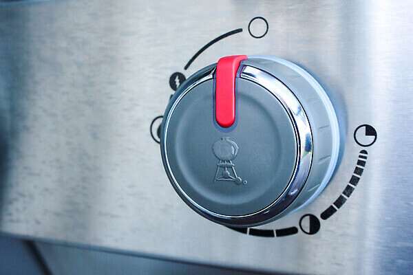 포토 JPG 해외이미지 직업 음식 백그라운드 밭 새로움 손잡이 요리 사람없음 야외 빛 반사 파티 우주 금속 식사 미국 장비 흰색 오픈 뜨거움 닫기 그릴 은색 큼 바비큐 난로 굽기 버너 정사각형 가스 숯 뒤뜰 제어 철강 해외202310 해외포토 도형 컬러 컨셉 북아메리카 농업 모션 재질 주방용품 이벤트 크기 난방기 구이 파일형식