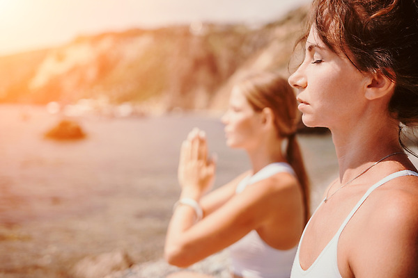 포토 JPG 해외이미지 나무 라이프스타일 여자 행복 실루엣 선 스포츠 바다 포즈 컨셉 신체 요가 자연 하늘 휴식 산 건강 사람 풍경 성인 야외 두명 물 운동 뷰티 평화 일출 화목 고요 일몰 에너지 명상 자극 해외202310 해외포토 자연요소 식물 웰빙 감정 촬영기법 생활 노을 생태계 파일형식