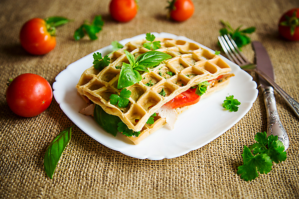 포토 JPG 해외이미지 접시 포크 토마토 사람없음 나이프 와플 해외202310 해외포토 식기 채소 디저트 칼 파일형식