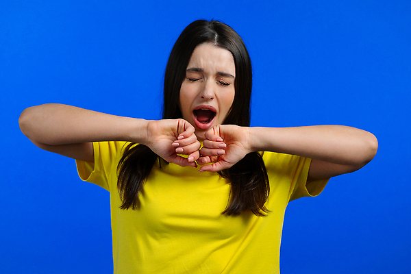 포토 JPG 해외이미지 백인 1 손 응시 남자 감정 얼굴 포즈 백그라운드 휴식 주택 실내 피곤 한명 사람 소년 성인 스트레칭 꿈 표현 잠 입 지루함 하품 게으름 고립 과로 카피스페이스 해외202310 해외포토 서양인 시선 어린이 컨셉 내부 건물 신체부위 운동 공백 생리현상 파일형식
