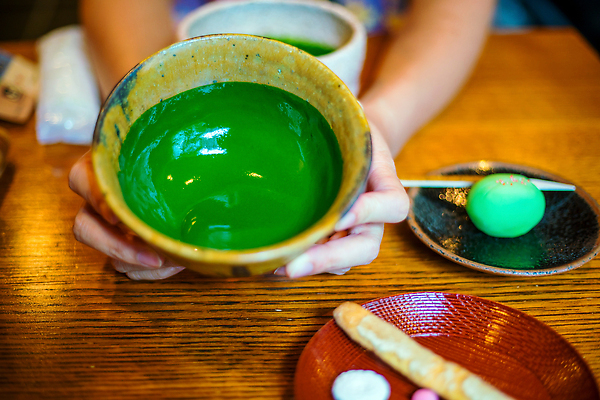 포토 JPG 해외이미지 전통 라이프스타일 아시아 문화 음료 선 백그라운드 탁자 디저트 건조 건강 동양인 사람없음 목재 컵 초록색 세트 뷰티 갈색 일본 중국 골동품 흰색 뜨거움 사발 차 허브 동쪽 내추럴 스타일 해외202310 해외포토 나무 식물 식기 나라 음식 컬러 가구 재료 인종 생활 사기그릇 방향 파일형식