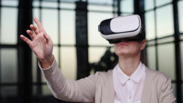 포토 JPG 해외이미지 직업 손 옷 안경 인터넷 비즈니스 모션 미래 노동자 고글 기술 실내 한명 사람 소녀 컴퓨터 사무실 3D 디지털 헤드폰 웹 정보 게임 비즈니스우먼 체험 네트워크 디자이너 종업원 동료 검색 흥분 하이테크 전자 시스템 온라인 동영상 혁명 소프트웨어 정중 프로그래머 가상 가상현실 현실 해외202310 해외포토 1 잡화 여자 감정 어린이 음향기기 컨셉 관계 놀이 내부 신체부위 전자제품 직장인 디지털합성 파일형식