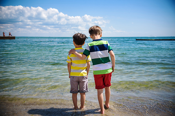 포토 JPG 해외이미지 백인 라이프스타일 남자 행복 실루엣 아들 얼굴 어린이 모래 파도 바다 여행 백그라운드 가족 자연 휴가 사람 소년 야외 두명 물 여름 파란색 태양 뷰티 기쁨 아기 걸음마 남동생 해외202310 해외포토 자연요소 서양인 계절 감정 컬러 관계 모션 촬영기법 생활 신체부위 생태계 동생 파일형식