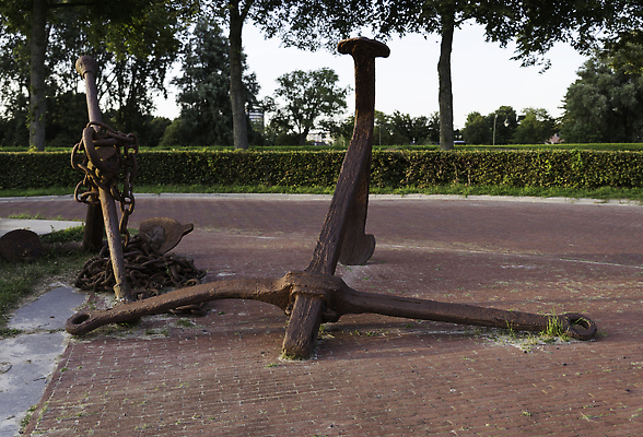 포토 JPG 해외이미지 건축양식 거리 사람없음 장비 골동품 보트 철 네덜란드 닻 옛날 해외202310 해외포토 건축 유럽 배_교통 파일형식