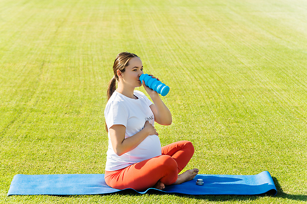 포토 JPG 해외이미지 백인 라이프스타일 웰빙 여자 행복 스포츠 백그라운드 신체 요가 엄마 휴식 건강 관리 연꽃 사랑 한명 앉기 야외 운동 뷰티 스트레칭 희망 화목 임산부 임신 흰색 아기 연습 명상 태교 위치 돌봄 해외202310 해외포토 서양인 1 꽃 감정 컬러 컨셉 가족 모션 사람 생활 파일형식