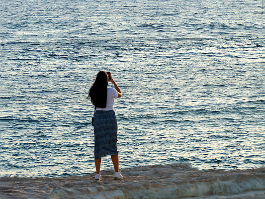 포토 JPG 해외이미지 라이프스타일 여자 여행 오렌지 자연 하늘 모바일 휴가 불꽃 세포 사람 사람없음 야외 물 파란색 빛 스마트폰 핸드폰 햇빛 태양 뷰티 여행객 카메라 우주 사진촬영 일몰 꿈 터치 잡기 시간 저녁 그림 주말 동영상 해외202310 해외포토 자연요소 컬러 과일 모션 불 생활 전자제품 스마트기기 노을 촬영 야간 생태계 파일형식