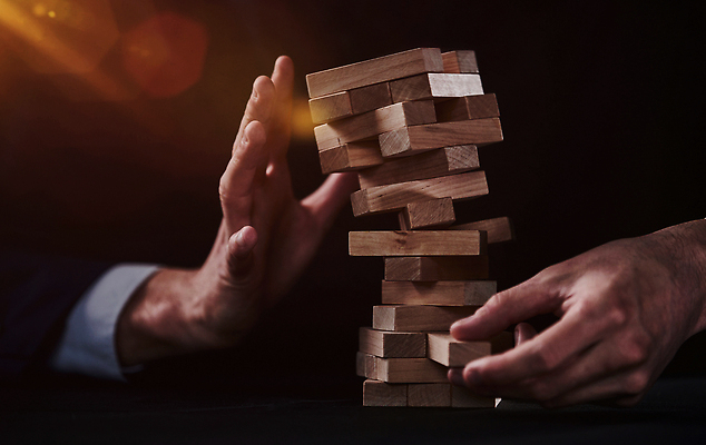 포토 JPG 해외이미지 직업 손 길 컨셉 비즈니스 사업가 사다리 성공 그래프 사람없음 금융 경제 계단 블록 성장 게임 비즈니스맨 조직 수비 변화 도박 떨어짐 보호 계획 위험 심볼 이익 단계 보험 순서 진행 개발 격파 도미노 방법 수입 위기 제어 프로젝트 해외202310 해외포토 남자 모션 놀이 신체부위 도구 직장인 파일형식