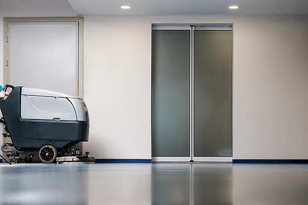 포토 JPG 해외이미지 백인 직업 남자 산업 유니폼 비즈니스 공장 노동자 바닥 주택 실내 사람 성인 사람없음 물 사무실 상점 기계 장비 젖음 흰색 업무 홀 복도 씻기 서비스 먼지 세탁기 통과 청소부 유지 대걸레 돌봄 진공 살균 해외202310 해외포토 자연요소 서양인 옷 컬러 공업 모션 내부 건물 청결 공간 가전제품 작업 청소도구 파일형식