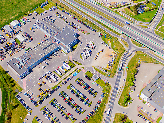 포토 JPG 해외이미지 산업 도로 비즈니스 교통시설 모션 안테나 사람없음 건물 화물 상품 주식 교차로 창고 상업 머리위 지역 트랙터 수납 짐차 무거움 트레일러 슈퍼마켓 항공촬영 수입 조감도 터미널 해외202310 해외포토 건축물 길 뷰포인트 교통 통신 자동차 금융 상점 운송업 무게 농기계 시설 특수차량 파일형식