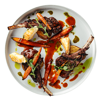 포토 JPG 해외이미지 접시 음식 부분 치즈 감자 육류 돼지고기 요리 사람없음 식당 식사 메뉴 양고기 고립 신발장 맛있는 해외202310 해외포토 식기 채소 식재료 유제품 상점 파일형식