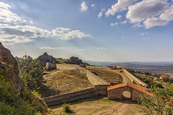 포토 JPG 해외이미지 나무 구름 문화 벽 여행 백그라운드 건축양식 자연 하늘 휴가 산 파노라마 풍경 사람없음 건물 가로 햇빛 뷰티 바위 그룹 성 정상 큼 땅 오브젝트 호기심 산등성이 장면 암초 랜드마크 불가리아 옛날 절정 현상 해외202310 해외포토 자연요소 식물 건축물 건축 감정 컨셉 촬영기법 태양 돌_바위 크기 생태계 파일형식 남유럽