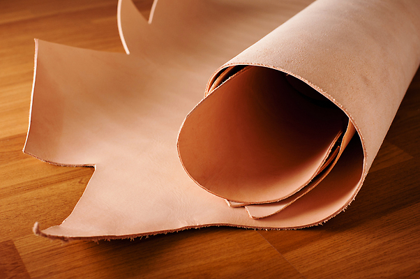 포토 JPG 해외이미지 추상 육류 사람없음 작업 클래식 가죽 천 피부 질감 날것 방법 소가죽 솜씨 진짜 핸드메이드 해외202310 해외포토 컨셉 무늬 식재료 신체부위 직물 파일형식