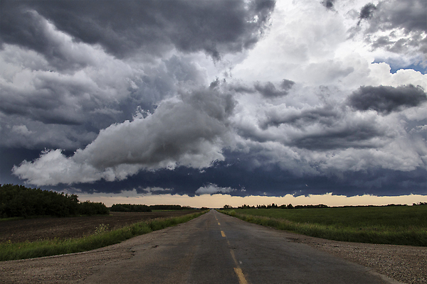 포토 JPG 해외이미지 구름 자연 하늘 날씨 풍경 사람없음 어둠 시골 위험 폭풍 뇌우 심각 폭풍우 힘찬 해외202310 해외포토 자연요소 컨셉 비_날씨 자연재해 생태계 파일형식