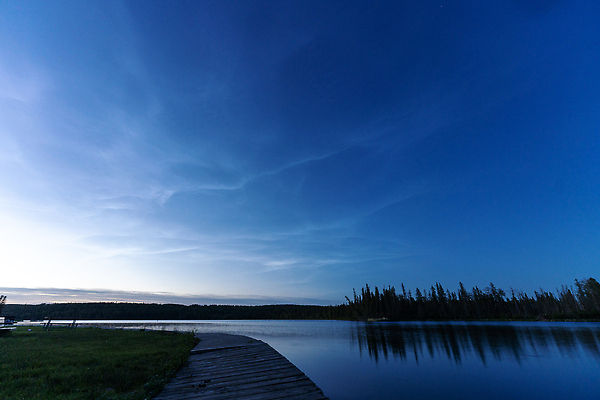 포토 JPG 해외이미지 실루엣 자연 날씨 사람없음 야외 물 빛 우주 새벽 분위기 은색 야간 야광 해외202310 해외포토 자연요소 컬러 컨셉 촬영기법 생태계 파일형식
