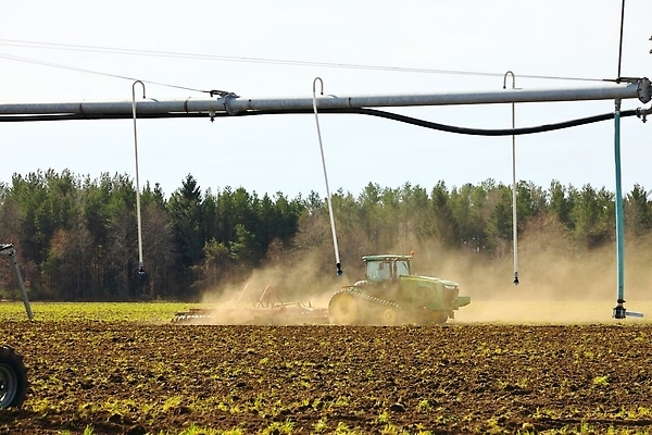포토 JPG 해외이미지 계절 산업 밭 농업 하늘 씨앗 사람없음 야외 농작물 농장 농경지 갈색 환경 농사 기계 장비 운전 수확 시골 업무 농부 숲 땅 만취 준비 조경 먼지 트랙터 밭일 쟁기 파종 세련 해외202310 해외포토 식물 직업 컬러 모션 작업 농기계 특수차량 술취함 파일형식