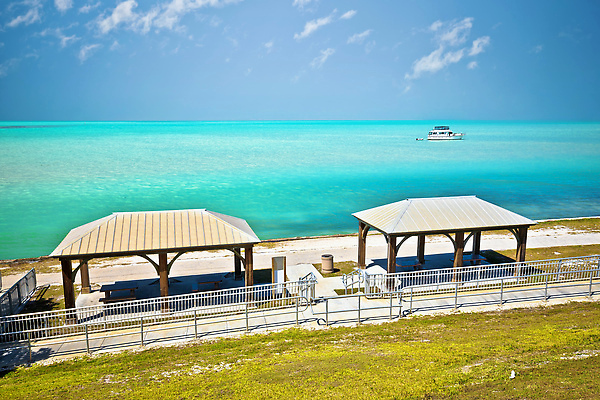 포토 JPG 해외이미지 모래 바다 여행 백그라운드 요트 건축양식 자연 하늘 열쇠 휴가 풍경 사람없음 야외 건물 물 여름 파란색 컬러풀 뷰티 탑 미국 역 에메랄드 장면 마라톤 대서양 남쪽 마이애미 안전요원 터키석 파라다이스 플로리다 해외202310 해외포토 자연요소 건축물 계절 건축 컬러 북아메리카 배_교통 교통시설 경기 보석 방향 육상스포츠 생태계 파일형식