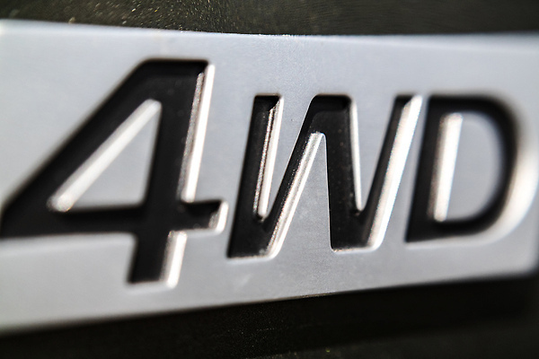 포토 JPG 해외이미지 자동차 사람없음 선택 소프트포커스 심볼 사인 타이틀 오프로드 해외202310 해외포토 육상교통 컨셉 촬영기법 파일형식