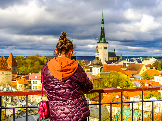 포토 JPG 해외이미지 모델 직업 모자 여행 지도 사업가 손가락 놀이 모바일 세포 한명 사람 스마트폰 핸드폰 유행 카메라 기쁨 자유 게임 막대기 승차 지중해 스마트 검색 그림 흥분 기회 정사각형 슛 방문 온라인 일반 고용 비명 셀프 힙스터 해외202310 해외포토 도형 1 손 잡화 패션 감정 바다 컨셉 모션 전자제품 스마트기기 구직 채용 파일형식