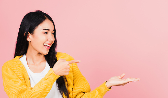 포토 JPG 해외이미지 모델 직업 1 학생 손 응시 여자 행복 얼굴 분홍색 컬러 백그라운드 비즈니스 손가락 태국 사랑 한명 서기 미소 사람 동양인 뷰티 여행객 우주 가리킴 잡기 자신감 떨어짐 스웨터 사인 흥분 보여주기 포인트 생강 경영 고립 해외202310 해외포토 시선 감정 아시아 컨셉 상의 채소 모션 표정 인종 손짓 신체부위 금융 파일형식