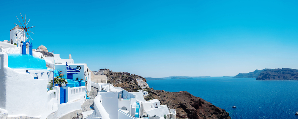 포토 JPG 해외이미지 유럽 바다 섬 건축양식 하늘 호텔 휴가 거리 주택 사람없음 야외 건물 여름 파란색 햇빛 뷰티 교회 마을 일출 맑음 일몰 새벽 낭만 풍차 자유 흰색 전원 고급 저녁 크루즈 지중해 그리스 휴양지 돔 타운 산토리니 그리스인 방앗간 해외202310 해외포토 자연요소 서양인 건축물 계절 건축 나라 컬러 컨셉 배_교통 숙소 날씨 태양 노을 장소 도시 전기에너지 야간 파일형식