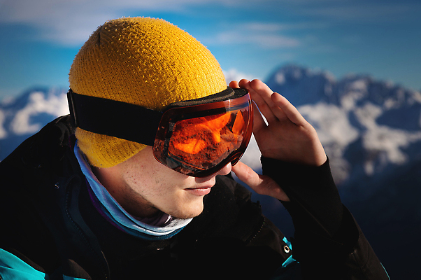 포토 JPG 해외이미지 백인 라이프스타일 계절 남자 안경 얼굴 스포츠 여행 겨울 자연 하늘 휴가 스키 고글 산 가면 한명 경사 야외 뷰티 맑음 추위 흰색 스노우보드 보호 휴양지 스키선수 스노우보더 눈내림 해외202310 해외포토 서양인 1 잡화 컬러 컨셉 날씨 겨울스포츠 운동선수 눈_날씨 사람 생활 신체부위 장소 보드_스포츠 생태계 파일형식