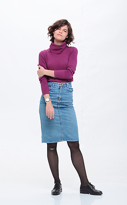 포토 JPG 해외이미지 전신 여자 시계 한명 성인 앞모습 팔짱 흰색 성인여자한명만 해외202310 해외포토 1 뷰포인트 컬러 모션 사람 여자한명만 성인여자만 파일형식