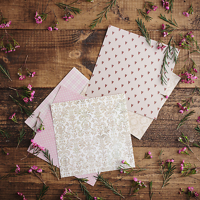 포토 JPG 해외이미지 디자인 꽃 리본 종이 분홍색 컬러 결혼 크리스마스 패턴 일러스트 휴가 봉투 프레임 선물 사랑 미술 사람없음 장식 공백 수확 축하 인사 신용카드 메시지 편지 천 질감 옛날 핸드메이드 해외202310 해외일러스트 식물 기념일 감정 컨셉 무늬 농업 문화예술 이벤트 금융 직물 예절 파일형식