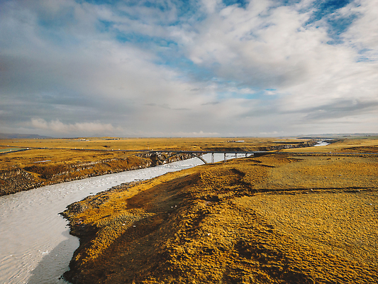 포토 JPG 해외이미지 구름 공원 자연 산 아이슬란드 이끼 풍경 사람없음 야외 물 강 뷰티 반사 환경 골짜기 봄 거품 절벽 폭포 추위 보트 언덕 속도 낚시꾼 암초 용암 북쪽 랜드마크 현무암 해외202310 해외포토 자연요소 계절 공공시설 유럽 배_교통 방향 생태계 화산암 파일형식