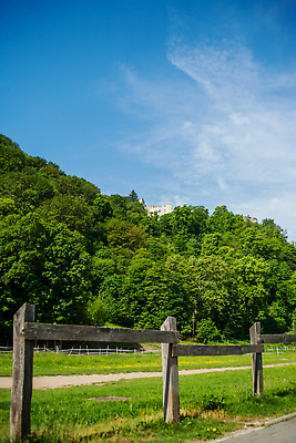 포토 JPG 해외이미지 나무 유럽 벽 여행 백그라운드 건축양식 자연 하늘 산 졸업생 사람없음 야외 건물 초록색 파란색 뷰티 성 중세 역사 재산 숲 버리기 언덕 폐허 타운 크로아티아 강화 랜드마크 옛날 파멸 해외202310 해외포토 식물 건축물 건축 나라 컬러 컨셉 졸업 모션 금융 도시 생태계 파일형식 소멸